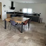 Holiday home Maisons 8 Personnes *