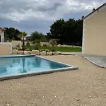 Maisons 8 Personnes Paizay-le-Chapt