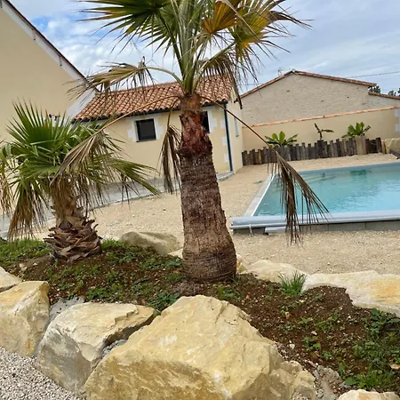 Maisons 8 Personnes Holiday home Paizay-le-Chapt