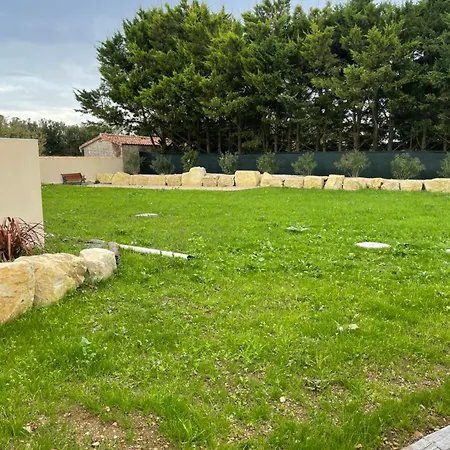 Holiday home Maisons 8 Personnes