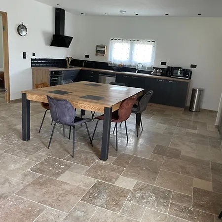 Holiday home Maisons 8 Personnes *